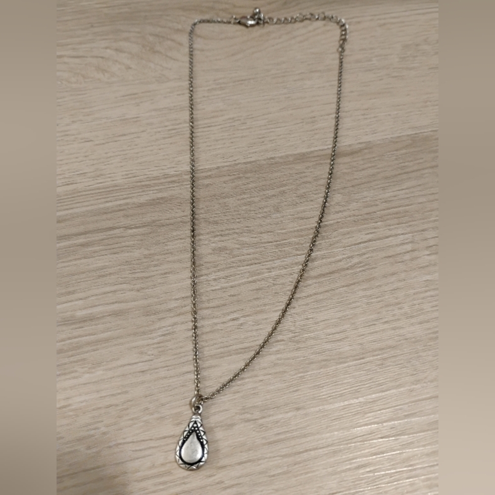 Elegant Silver Necklace
